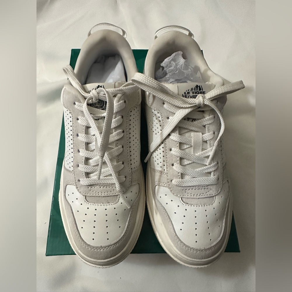 Le Tigre Cream and White Casual Sneakers